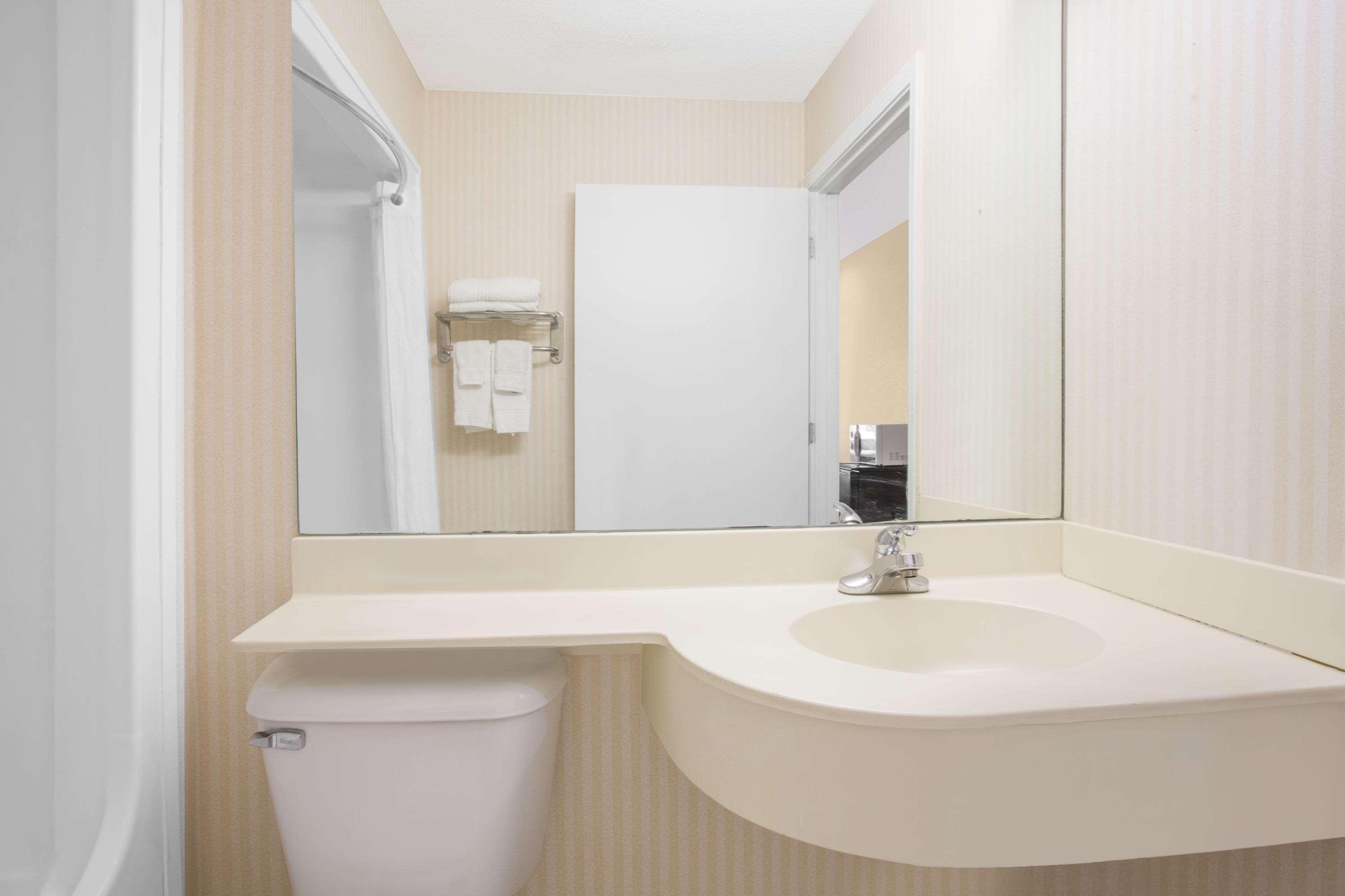 Microtel Inn & Suites By Wyndham Kannapolis/Concord Exterior foto